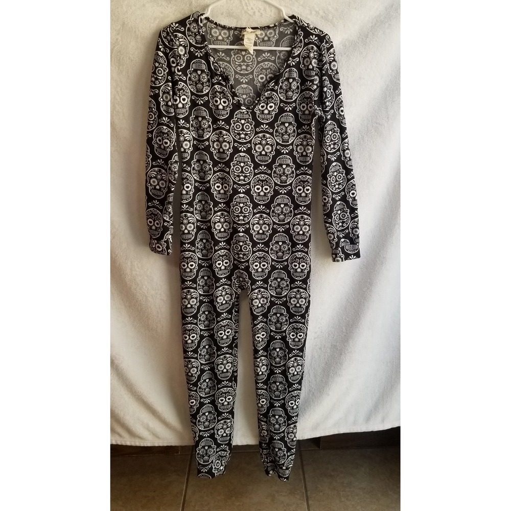 Shosho Bodysuit Pajamas Womens Medium Black White Halloween Sugar Skulls Comfy - Picture 2 of 7
